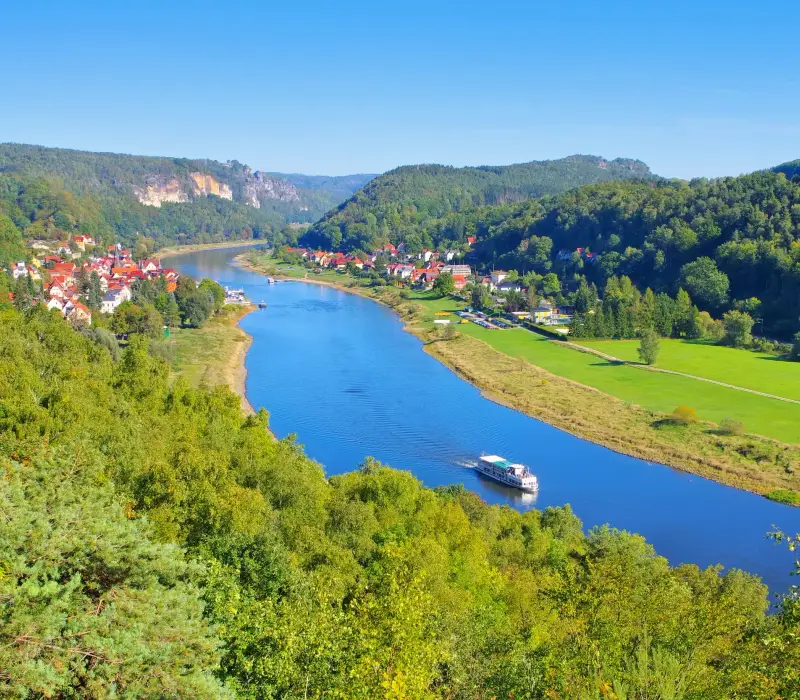 Sonntagslunch auf der Elbe