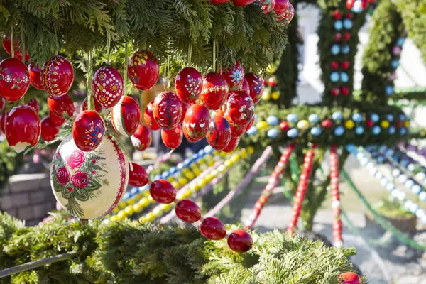 Osterbrunnen rund um Hirschstein